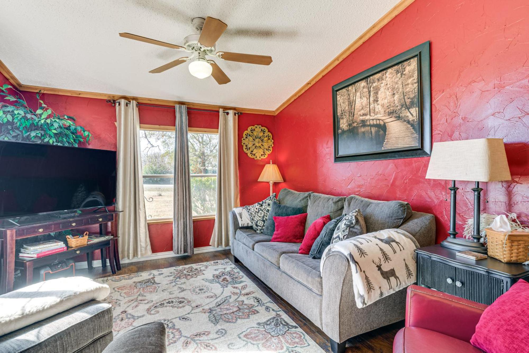 College Station Getaway With Hot Tub And Courtyard! Villa Eksteriør bilde